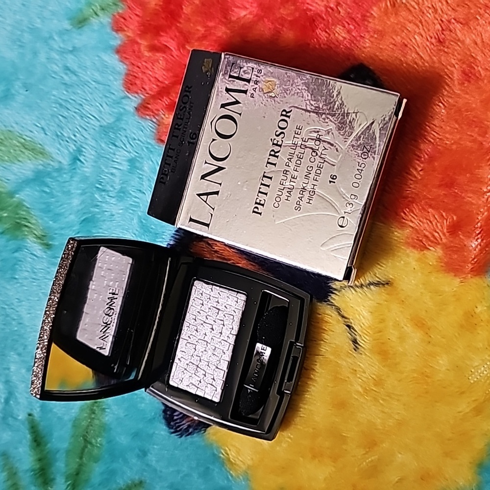 Lancome petit tresor sparkling color eyeshadow 16 blanc scintillant